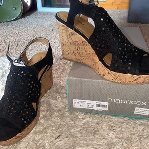 BRAND NEW MAURICE WEDGE HEEL
